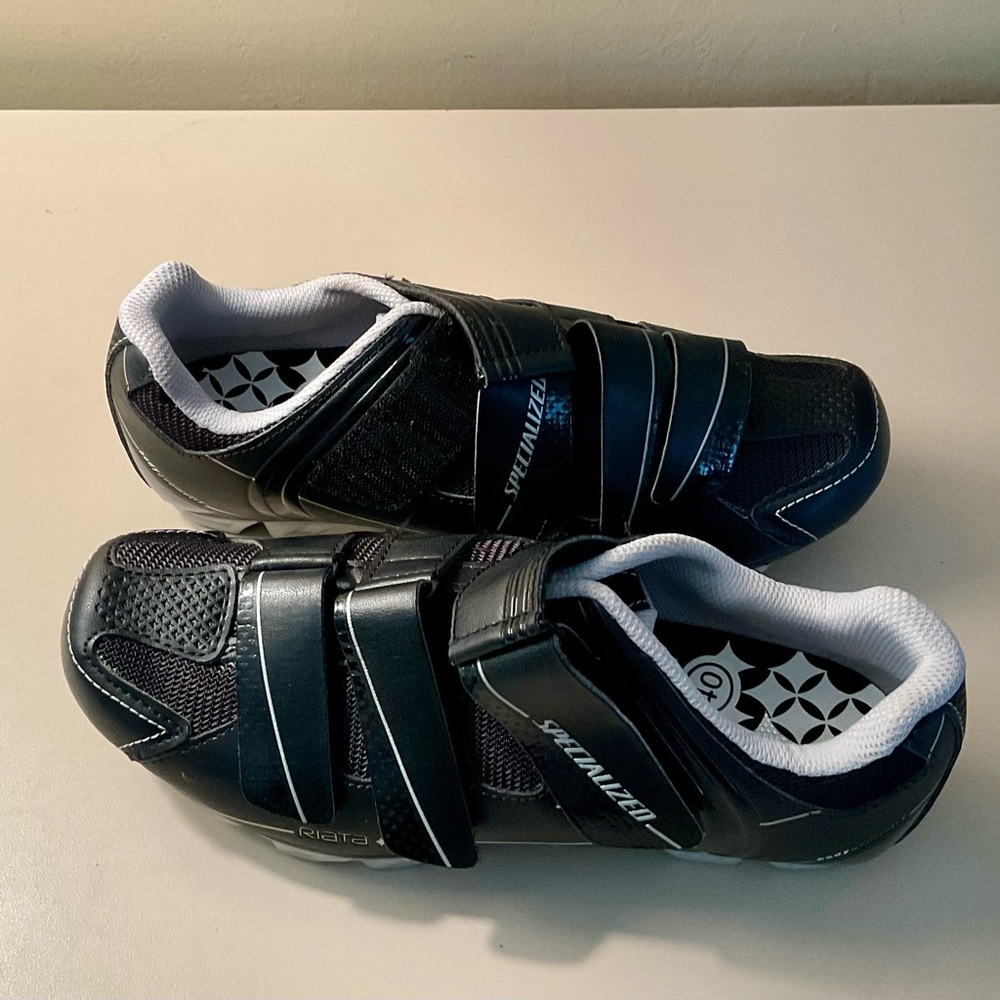 SPECIALIZED - Riata, Spin/Cycling Shoes, Size 40 (approx US 9).